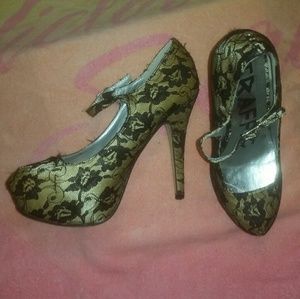 TRAFFIC LACE MARY JANE STILETTOS